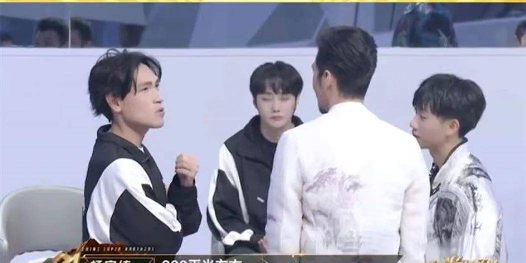 杨宗纬综艺视频杨宗纬综艺视频，音乐才子在荧屏上的魅力展现